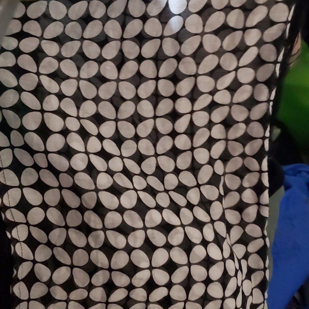 womens llong black and whitee scarf